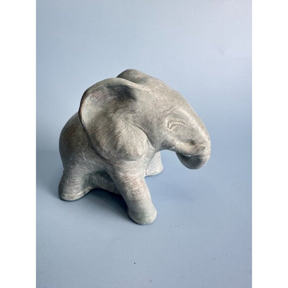 Isabel Bloom Sculpted Concrete Elephant Figurine Signed By Artist 5" X 6" USA Un - Picture 3 of 10